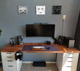 Модерна картина на платно с мотив пейзаж, цветя, природа в бяло-синьо нюанси, игрива атмосфера, минимализъм, трипанелно изпълнение, подходяща за хол – продукт