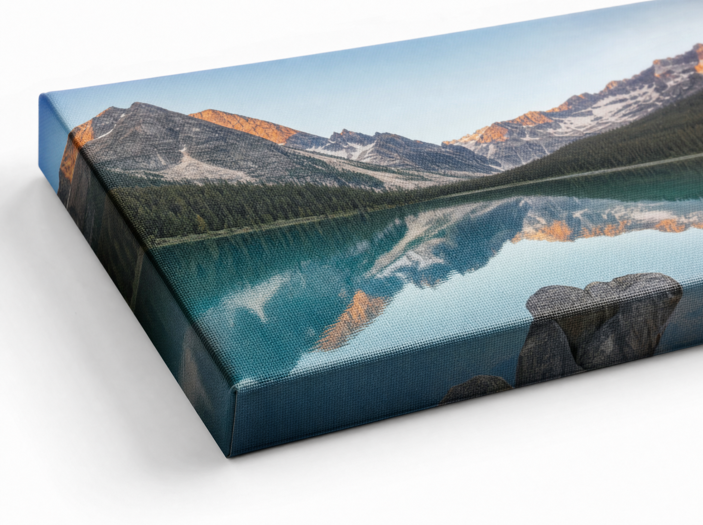 Детайл на gallery-wrap ръба на панорамната картина – качествено памучно платно 340 g/m²