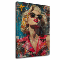 Модерна картина на платно с мотив Marilyn Monroe - Ikona v žiari svetiel в червено-синьо нюанси, слава и иконография | Картина Marilyn Monroe - Ikona v žiari svetiel – основна