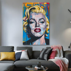 Модерна картина на платно с мотив Marilyn Monroe - Kapitalistický šarm в златно-червено нюанси, смела атмосфера, слава | Картина Marilyn Monroe - Kapitalistický šarm – продукт