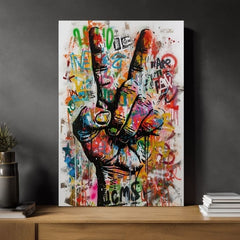 Модерна картина на платно с мотив Peace Hand в бяло-черно нюанси, енергична атмосфера, свобода | Картина Peace Hand – продукт [XOBWSPP029E1]