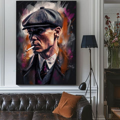 Ръчно рисувана картина на платно с мотив Tommy Shelby: Крал ulíc, пура в сиво-черно нюанси | Картина Tommy Shelby: Крал ulíc – продукт