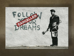 В бохо стил картина на платно с мотив Street ART – Banksy, графити, пейзаж, море и плаж в виолетово-синьо нюанси, многопанелно изпълнение – основна