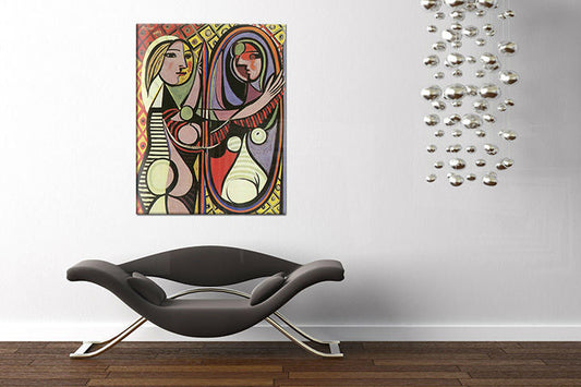 Винтидж картина на платно с мотив DIEVČA PRED ZRKADLOM – Pablo Picasso, природа в виолетово-зелено нюанси окачена в интериор на хол | Картина на платно DIEVČA PRED ZRKADLOM – Pablo Picasso