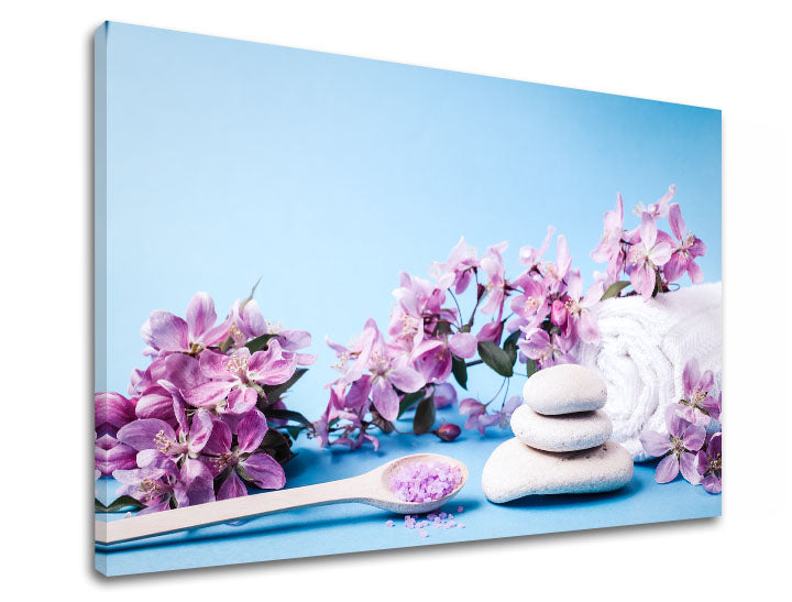 Класическа картина на платно с мотив FENG SHUI, цветя, природа в бяло-виолетово нюанси, спокойна атмосфера, пролетна атмосфера, подходяща за хол – продукт