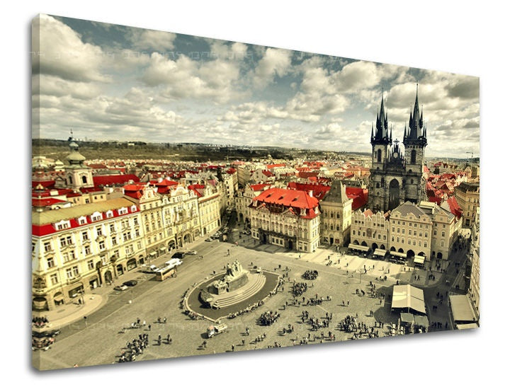 Поп арт картина на платно с мотив ГРАД PRAHA в бяло-синьо нюанси, подходяща за офис | Картина за стена ГРАД PRAHA – основна