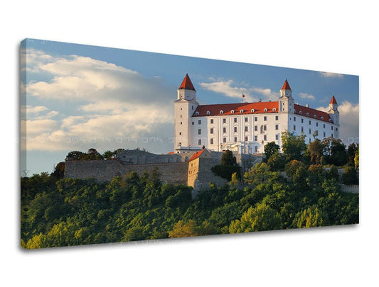 Класическа картина с мотив ПАНОРАМА СЛОВАКИЯ, замък, дървета в бяло-синьо нюанси | Картина за стена ПАНОРАМА СЛОВАКИЯ, природа – преглед