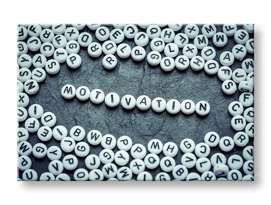 Индустриална картина на платно с мотив Motivation, мотивационен цитат в бяло-сиво нюанси, вдъхновяваща атмосфера, подходяща за офис | Мотивационна картина за стена Motivation – основна