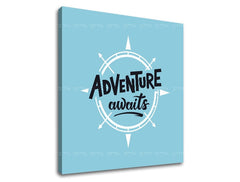 Модерна картина с мотив Adventure awaits, пътнически мотив, карта в бяло-синьо нюанси | Мотивационна картина за стена Adventure awaits_001 – преглед