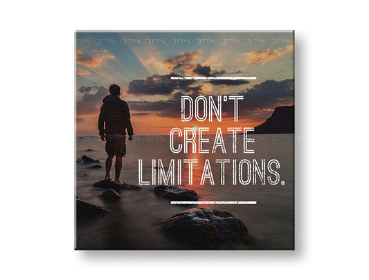 В бохо стил картина на платно с мотив Don´t create limitations, океан, залез, море и плаж, мотивационен цитат в бяло нюанси, подходяща за офис – основна