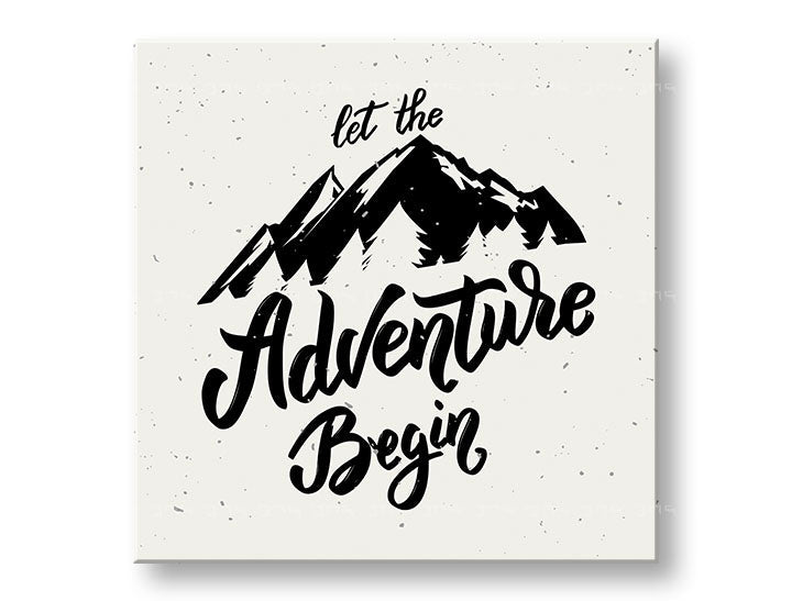 Арт деко картина на платно с мотив Let the adventure begin, планини, пътнически мотив, мотивационен цитат в бяло-сиво нюанси, подходяща за хол – основна