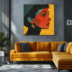 Модерна картина на платно с мотив Елегантна ikona в жълто-черно нюанси, стилна атмосфера, красота и носталгия | Audrey Hepburn картина на платно - Елегантна ikona – продукт