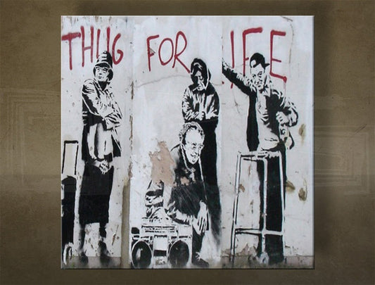 Класическа картина на платно с мотив Street ART – Banksy в бяло-червено нюанси, градски живот, подходяща за офис | Картина на платно Street ART – Banksy – основна