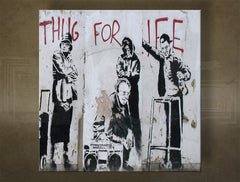 Класическа картина на платно с мотив Street ART – Banksy в бяло-червено нюанси, градски живот, подходяща за офис | Картина на платно Street ART – Banksy – основна