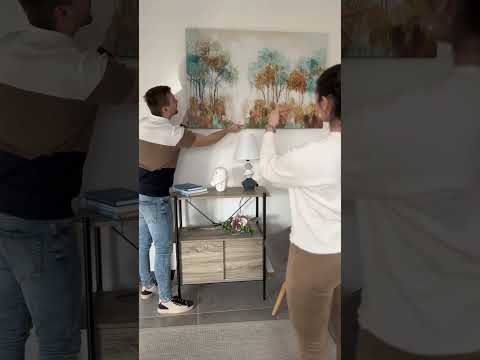 Картина на пеперуда - летяща над ливадата