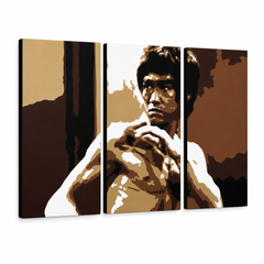 Ръчно рисувана картина POP Art AL Bruce Lee 3 парчета lee – 3D визуализация на ръчно рисувано платно на бял фон. Доминиращи цветове: кафяво, бежово, черно, златно, бяло.
