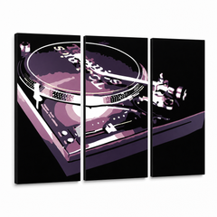 Ръчно рисувана картина POP Art DJ 3 парчета dj – 3D визуализация на ръчно рисувано платно на бял фон. Доминиращи цветове: черно, лилаво, бяло.