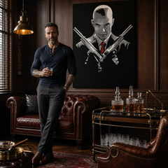 Ръчно рисувана картина POP Art HITMAN hit – картина в модерен мъжки интериор, lifestyle визуализация. Доминиращи цветове: черно, червено, сиво.