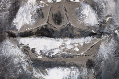 Ръчно рисувана картина на платно с мотив BUDHA, Buddha в бяло-сиво нюанси, спокойна атмосфера, духовност, подходяща за хол | Рисувана картина за стена BUDHA – продукт, изглед 4