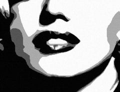 Ръчно рисувана картина на платно с мотив Marilyn Monroe в черно-бяло нюанси, драматична атмосфера, слава и иконография | Ръчно рисувана POP Art картина Marilyn Monroe – продукт, изглед 2