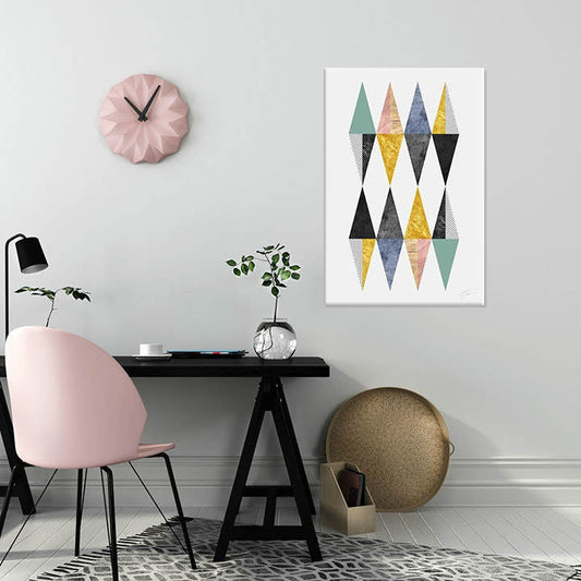 Минималистична картина на платно с мотив Reality vs Depth, природа в многоцветн нюанси окачена в интериор на офис, спокойна атмосфера – интериор