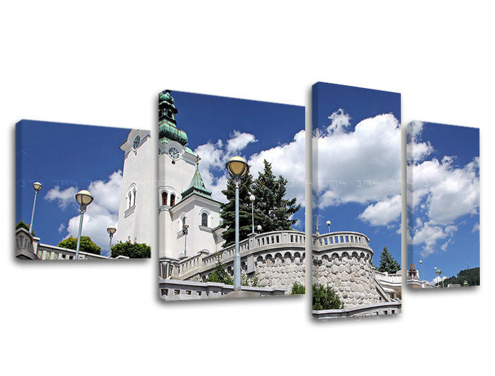 Класическа картина на платно с мотив СЛОВАКИЯ, църква, кула, небе, облаци в оранжево-зелено нюанси, спокойна атмосфера, многопанелно изпълнение – основна